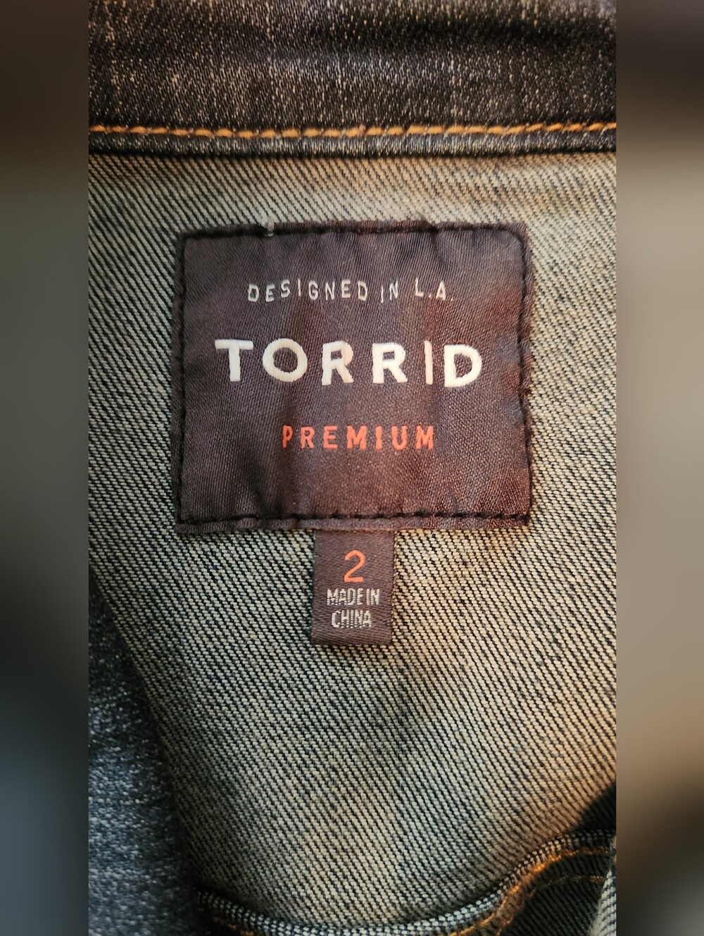 Torrid Dark Blue Denim Trucker Jacket Lighty Distressed Cottom Stretch Size 2 - Picture 3 of 10